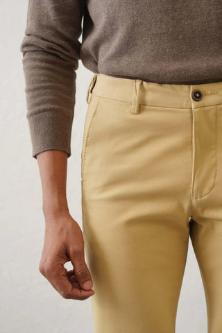 The Slim Fit Travel Chino - Khaki Minus One