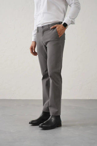 HOW-DO-YOU-CHOOSE-THE-RIGHT-LENGTH-OF-PANTS-FOR-A-FLAWLESS-FIT-4-EASY-STEPS Minus One