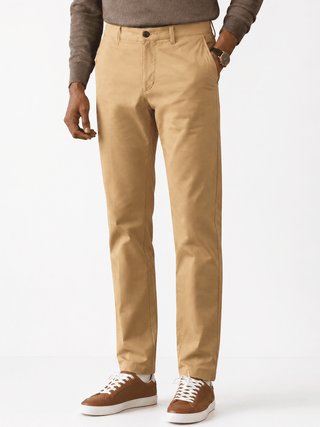 The Regular Fit Travel Chino - Khaki