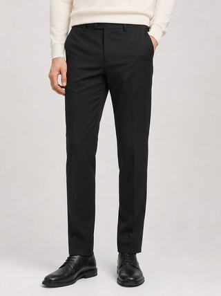The Regular Fit Daylong Chino - Black Beast