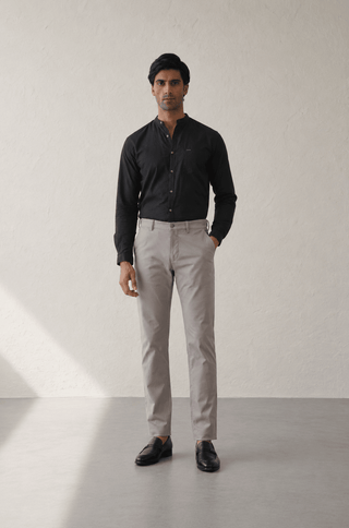 The Regular Fit Travel Chino - Grey