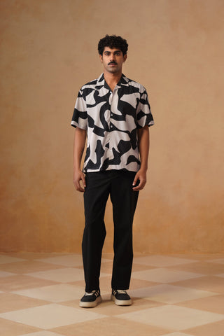 Black & White Printed Cotton Stretch Shirt – Loose Fit, Half Sleeves