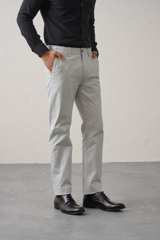 The Regular Fit Travel Chino - Grey