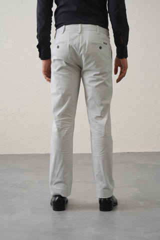 The Regular Fit Travel Chino - Grey