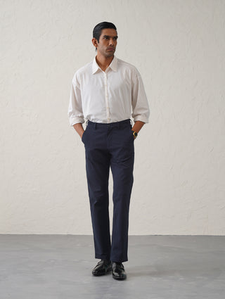 The Regular Fit Travel Chino - Navy