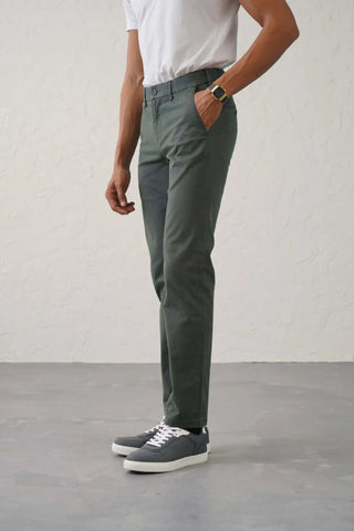 The Regular Fit Daylong Chino - Stained Olive minus1lifestyle
