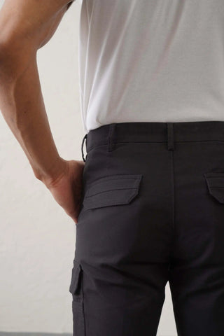 The Slim Fit Pro Cargo Pants - Black Minus One